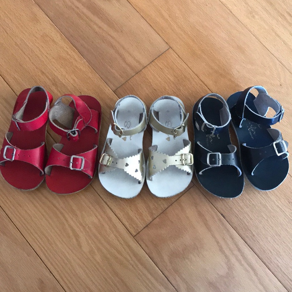 Little girls Sun San lot of sandals EUC